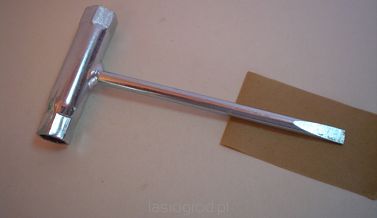 Oleje świece klucze pilniki