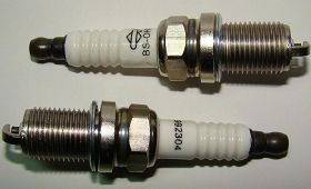 świeca Briggs BS-OHV do traktorków 4suw na klucz 16