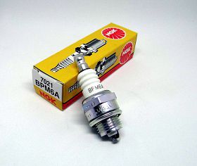 świeca NGK BPM6A pilarki kosy na klucz 19